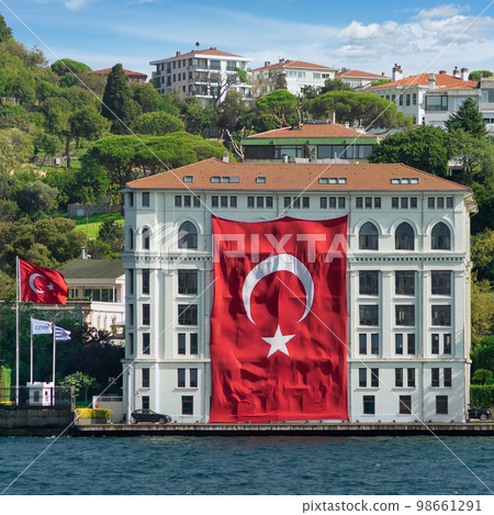 Traditional old waterside mansion suited in the Asian side of Bosphorus Strait, Uskudar neighborhood, Istanbul, Turkey 98661291