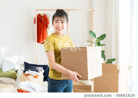 Young woman moving 98661629