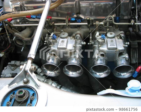 〉汽車發動機L28 98661756
