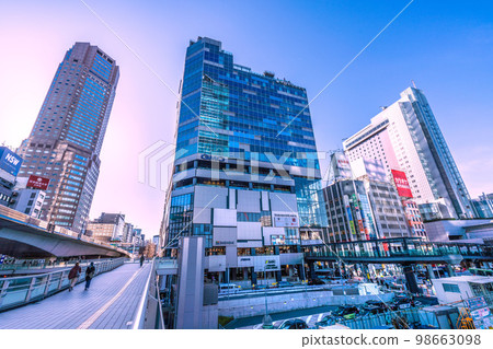 日本東京城市景觀 從澀谷“空中走廊”看澀谷 Fukras 和藍塔 = 1 月 26 日 98663098