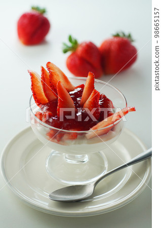 Strawberry yogurt 98665157