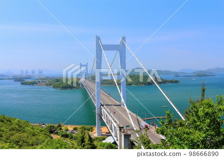 [Okayama Prefecture] Great Seto Bridge in spring seen from Mt. Washu in the fresh greenery 98666890