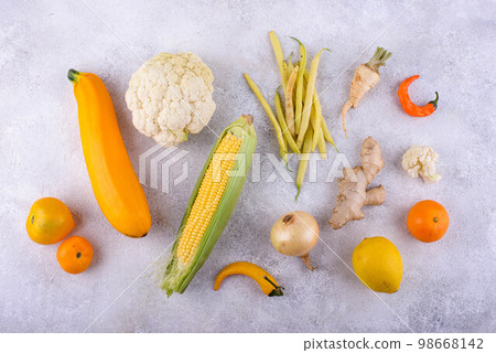 Set of yellow vegetables and fruits 98668142