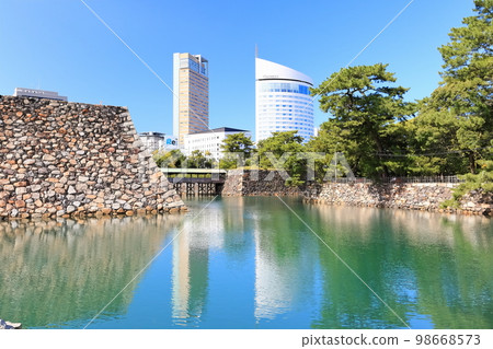 [Kagawa] Sunport Takamatsu seen from Tamamo Park 98668573