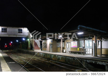 津山線福堂站夜間站月台 津山線福堂站夜間站月台 98672024
