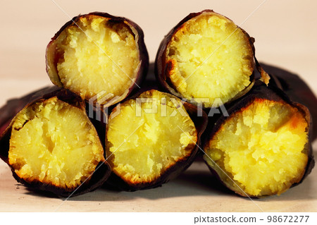 Stone-roasted sweet potato, a fluffy snack 98672277