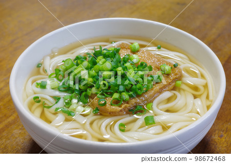Very tasty Japanese kitsune udon 98672468