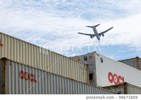 Logistics / marine containers and aircraft 98673809