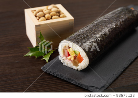 Setsubun bean-throwing image 98675128