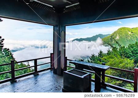 埼玉縣的三峰神社～從養生殿看秩父的雲海～ 98676289