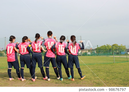 女子足球俱樂部 98676797