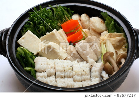 Healthy local dish of pike conger hot pot 98677217