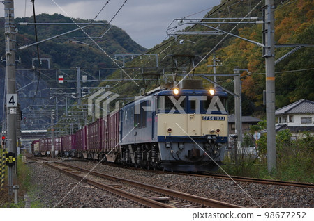 Hakubi Line Mibukuro Station freight train EF64 JNR color 98677252