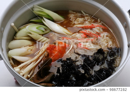 Rock Nori and Crab Country Miso Mizore Nabe 98677282