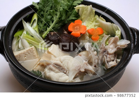 Delicious blowfish hot pot in winter season 98677352