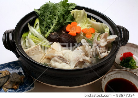 冬季美味的河豚火鍋 冬季美味的河豚火鍋 98677354