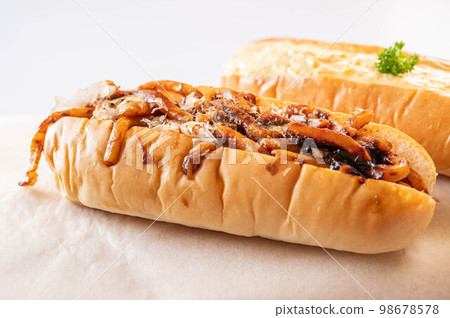 Fried udon bread and egg salad bread 98678578