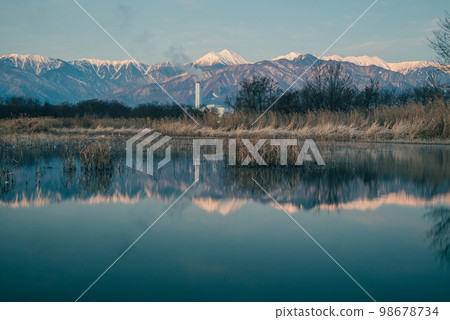 [Twilight] Otakarada Reservoir and Mt. Jonen [Azumino City Akashina] 98678734