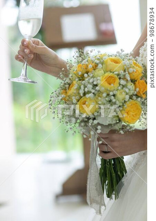 婚後敬酒 98678934