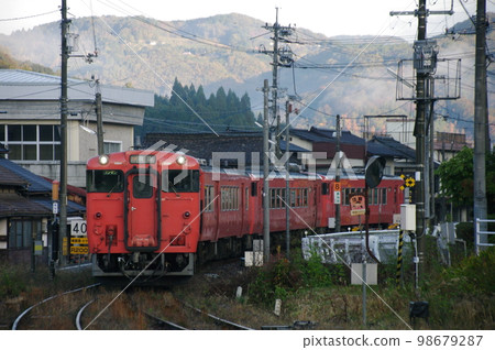 津山線福田站4節柴油列車到達 98679287