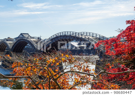 Kintai bridge in autumn 98680447