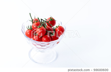 Petit tomatoes  98680600