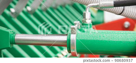 Green piston or actuator in pneumatic or hydraulic machine. Technology 98680937