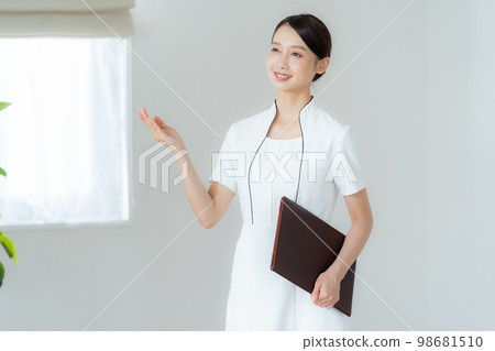 美容師 98681510
