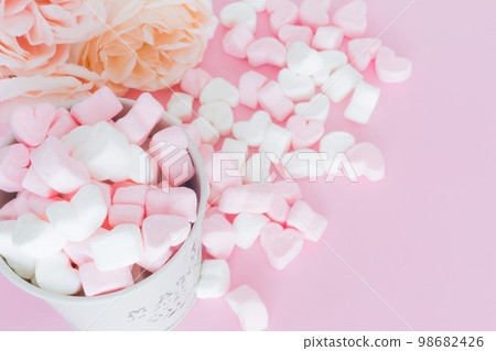 粉色棉花糖和玫瑰花 98682426