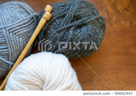 Monotone-colored yarn ball Image material for knitting 98682447