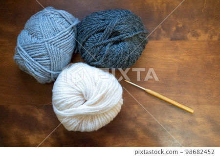 Monotone-colored yarn ball Image material for knitting 98682452