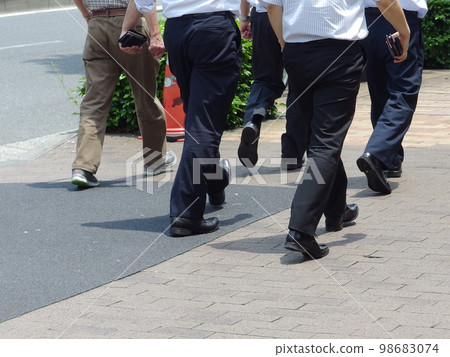 Office workers going out together 98683074