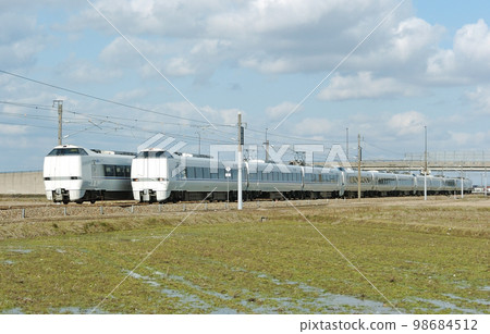 北陸本線加賀笠間~三河JR西日本683系列S29+S27+S09編隊(金澤)白鷺 北陸本線加賀笠間~三河JR西日本683系列S29+S27+S09編隊(金澤)白鷺 98684512