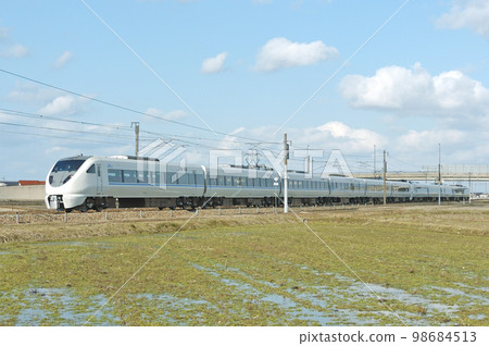 北陸本線加賀笠間-三河 JR 西日本 683 系列 T25 編隊(金澤)雷鳥 北陸本線加賀笠間-三河 JR 西日本 683 系列 T25 編隊(金澤)雷鳥 98684513