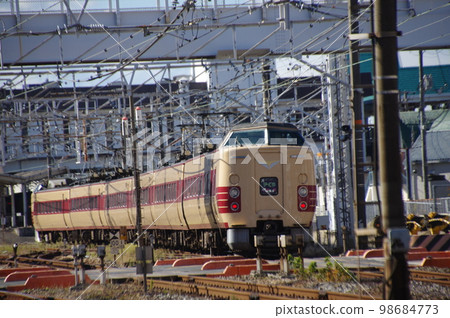 Sanyo Main Line near Kurashiki Station Limited Express Yakumo JNR Color 381 series 98684773