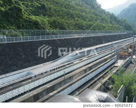 Maglev train driving test 98685072