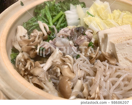 甲魚火鍋照片素材 98686207