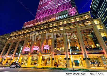 Cityscape of Nihonbashi Muromachi, Tokyo Night view of Nihonbashi Mitsui Tower 98687296