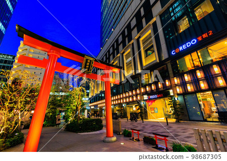 日本橋室町市景、東京福德神社和櫻花 日本橋室町市景、東京福德神社和櫻花 98687305