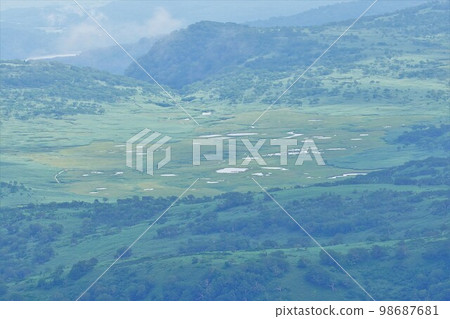 從升寒別山山頂眺望的雨龍沼澤 98687681