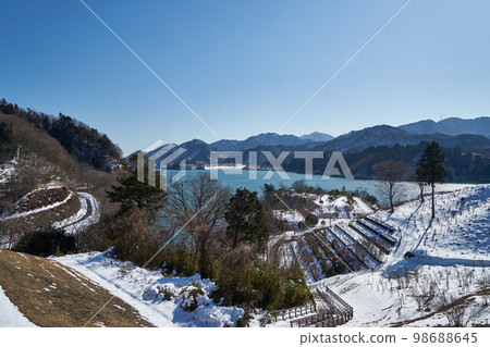 冬天的神奈川縣宮瀨湖 98688645