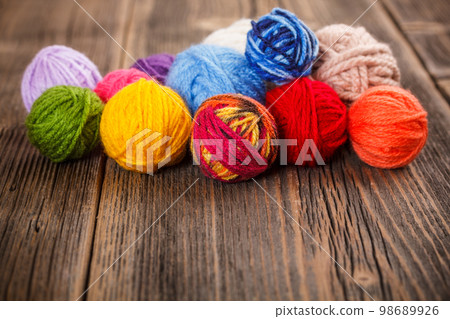 Knitting yarn 98689926