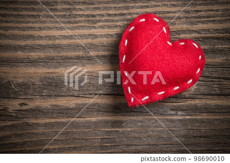 Stitched felt heart Stitched felt heart 98690010