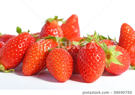 Strawberries (Yayoihime) 98690789