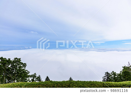 Sea of clouds Hokkaido Tsubetsu Pass Sea of clouds Hokkaido Tsubetsu Pass 98691116