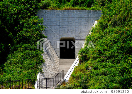 Shikoku/Ehime/Sada Cape/Magoshima Island/Exciting view of the tunnel entering the remains of a cave-type battery/Ikata-cho, Ehime Prefecture (1) 98691250