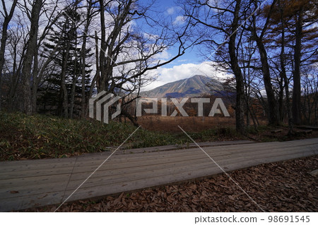 Okunikko Senjogahara View of Mt. Nantai from Yutaki on the way to Akanuma via the nature research road October 31, 2022 Okunikko Senjogahara View of Mt. Nantai from Yutaki on the way to Akanuma via the nature research road October 31, 2022 98691545