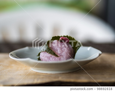 美味的櫻花年糕 98692818