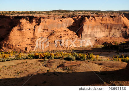 Autumn in The Canyon De Chelly Autumn in The Canyon De Chelly 98693188