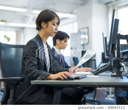  企業形象 98693512